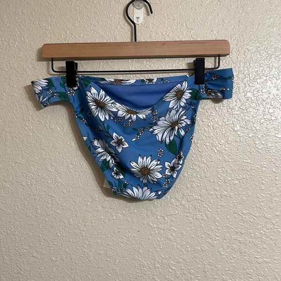 JESSICA Simpson daisy floral print bikini bottoms - Picture 2 of 4